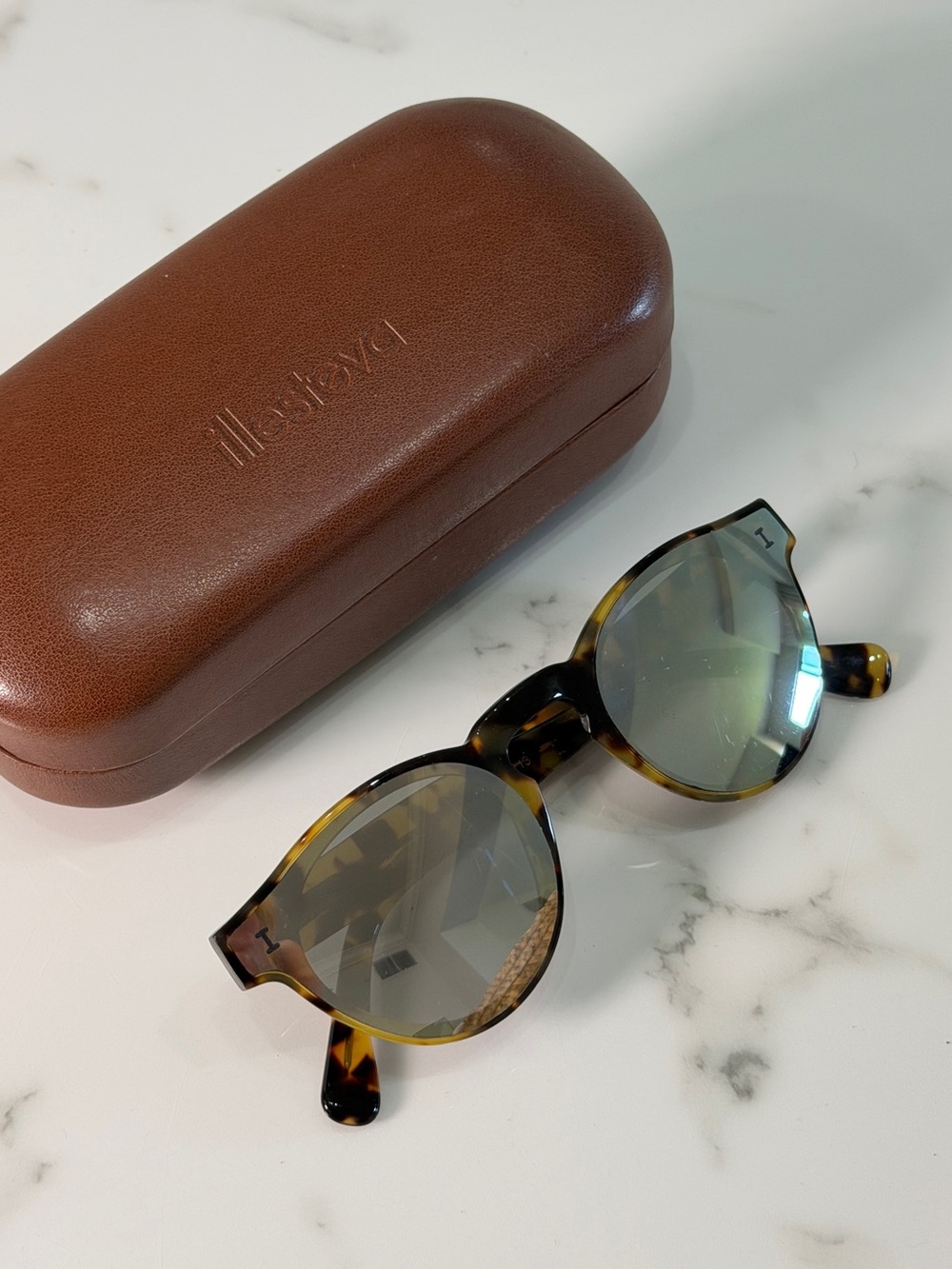Illesteva Leonard II Tortoise Mirrored Sunglasses with Case